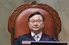 Supreme Court Justice Park Young-jae waits before attending a full bench ruling on a case involving alleged violations of the Act on Special Cases Concerning the Punishment of Sexual Crimes at the Supreme Court in Seocho District, southern Seoul, on March 20, 2025. [YONHAP]
