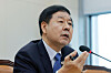 Finance Minister Koo Yun-cheol speaks at a special parliamentary committee meeting for a special U.S. investment bill at the National Assembly in western Seoul on March 4.