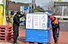 Employees post a notice announcing a fuel shortage at Sinhonam Gas Station, one of the country’s lowest-priced stations, in Nonsan, South Chungcheong, on March 11. [KIM SUNG-TAE]