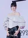 Actor Anne Hathaway poses for photos during a press conference for the upcoming film “The Devil Wears Prada 2” at the Four Seasons Hotel Seoul in Jongno District, central Seoul, on April 8. [DANIELA GONZALEZ PEREZ]