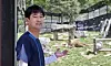 Veterinarian Kim Jeong-ho explains about the lions at the Cheongju Zoo's wildlife conservation center in Cheongju, North Chungcheong. [JOONGANG ILBO]