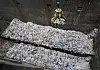 A claw picks up trash at a bunker located at the Mapo Resource Recovery Plant in western Seoul on Feb. 4. [PARK SANG-MOON]