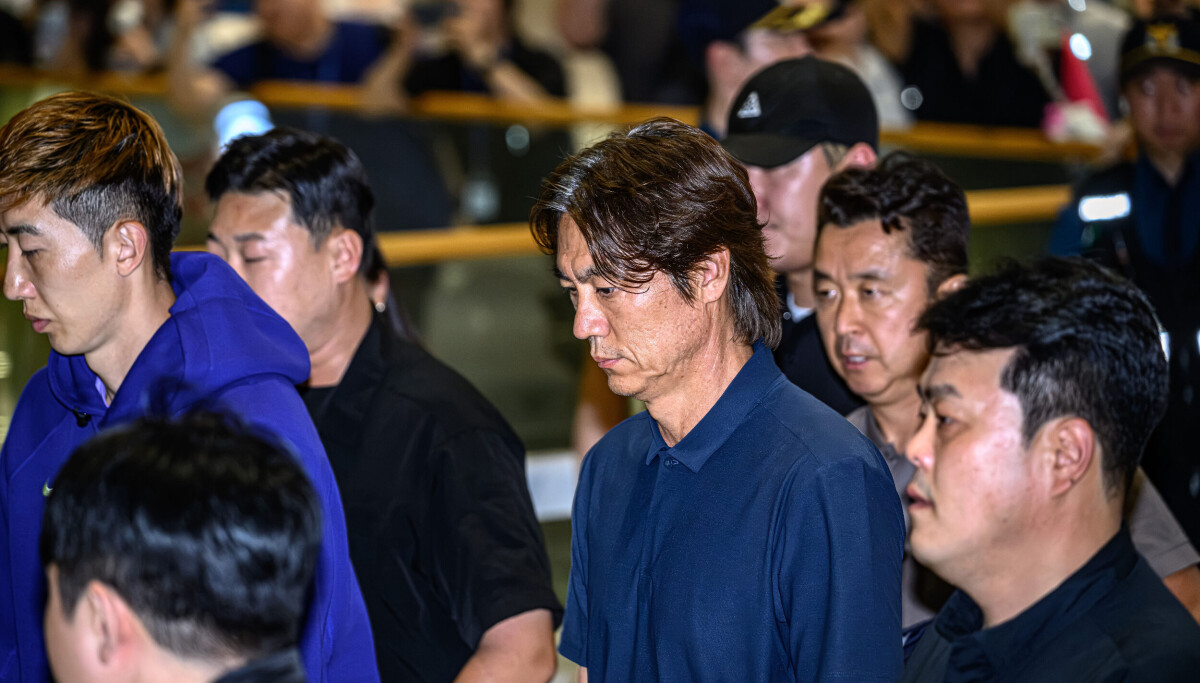 'Get out of Korea': Hong returns to angry fans after World Cup eliminatio...