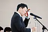 Lee Hyo-jun, the principal of Paichai High School, sheds tears while reading an apology letter to Gwangju Jeil High School in Gwangju on July 6.