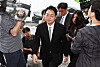 Ex-Prosecutor General Shim Woo-jung arrives at the office of the special counsel probe team in Gyeonggi for a round of questioning on July 10.
