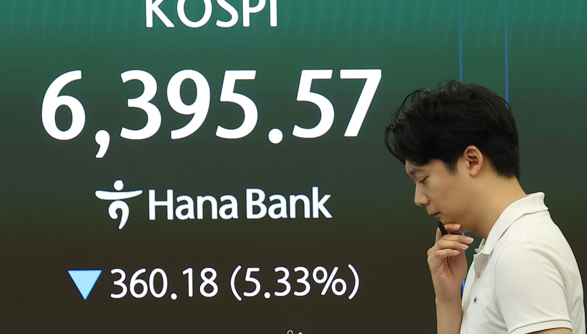 KOSPI plunges 10% as chip fears grip Seoul and spread across Asia