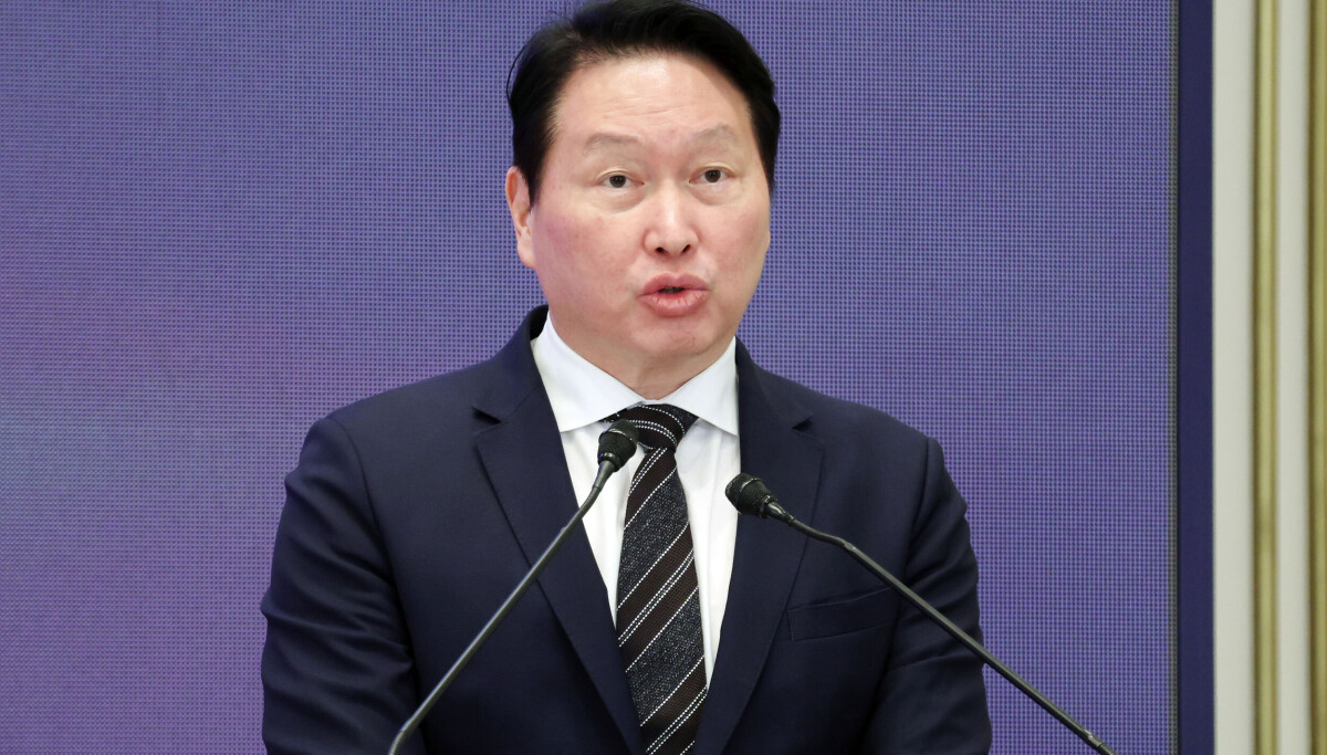Chey Tae-won snaps up 4.8 billion won of SK hynix shares