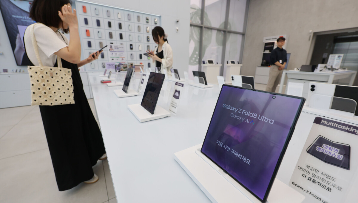Online sales rise 10 percent in June on devices, autos Online sales rise 10 percent in June on devices, autos