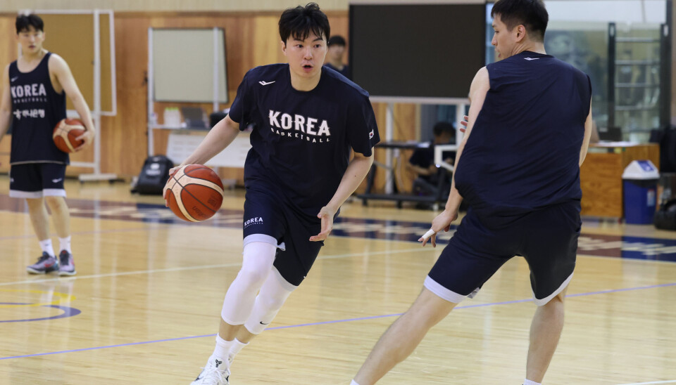 이현중 NBA 비보장 계약 총정리|나이·키·프로필·학력·고향·연봉 20억 거절 이유 · 진천선수촌에서 드리블 훈련 이현중