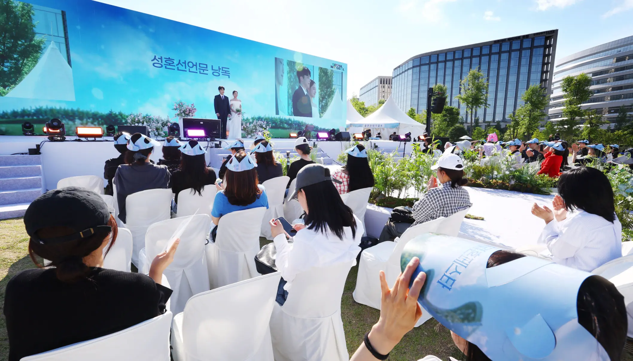 Marriage rebounds as young Koreans embrace financial ‘wedding leverage’