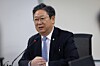 황희 더불어민주당 의원이 지난 1월 6일 서울 여의도 국회 의원회관에서 부동산 정책방향 기자간담회를 하고 있다. 뉴스1