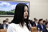 증언하는 뉴진스 하니 (서울=연합뉴스) 뉴진스 멤버 하니 팜이 15일 오후 서울 여의도 국회에서 열린 환경노동위원회의 경제사회노동위원회, 중앙노동위원회, 최저임금위원회 등에 대한 국정감사에서 직장 내 괴롭힘 문제와 관련해 증언하고 있다. 2024.10.15 [국회사진기자단] photo@yna.co.kr/2024-10-15 16:50:19/
