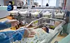 A nurse takes care of a new born baby at a hospital in Goyang, Gyeonggi, on June 24. (고양=뉴스1) 김도우 기자 = 24일 경기 고양시 차의과학대학교 일산차병원 신생아실에서 간호사들이 신생아를 돌보고 있다.24일 국가데이터처가 발표한 '2026년 4월 인구동향'에 따르면 지난 4월 출생아는 2만 4521명으로 전년 동월(2만 0787명)보다 18.0%(3734명) 증가했다.출생아는 2019년 4월(2만 6104명) 이후 7년 만에 가장 많은 수준으로 2024년 7월 이후 22개월 연속 증가세를 기록했다.증가율 역시 관련 통계 작성 이래 4월 기준 최고치를 기록했다. 4월 출생아는 2024년 2.8%, 2025년 2.9%, 올해 18.0% 증가하며 3년 연속 증가세를 이어갔다. 2026.6.24/뉴스1