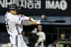 (서울=뉴스1) 김진환 기자 = 11일 오후 서울 송파구 잠실야구장에서 열린 프로야구 '2026 신한은행 SOL KBO리그' 한화 이글스와 두산 베어스의 경기, 두산 박준순이 7회말 1사 1,3루 상황 역전 스리런 홈런을 치고 있다. 2026.8.11/뉴스1
