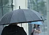 장마 (서울=연합뉴스) 박동주 기자 = 장맛비가 내린 9일 서울 강남구 대치동에서 시민들이 우산을 쓰고 걸어가고 있다. 2026.7.9 pdj6635@yna.co.kr/2026-07-09 15:48:37/