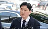 HYBE Chairman Bang Si-hyuk appears at the Seoul Metropolitan Police Agency's financial crime investigation bureau in Mapo District, western Seoul, on Sept. 15, 2025.