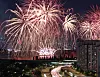 (서울=뉴스1) 이종수 기자 = 5일 오후 서울 용산 이촌동 일대에서 바라본 ‘서울세계불꽃축제 2026’에서 형형색색의 불꽃이 밤하늘을 밝히고 있다. 2026.9.5/뉴스1