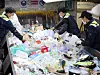 (서울=뉴스1) 황기선 기자 = 26일 오후 서울 도봉구 재활용선별장에서 관계자들이 재활용 폐기물을 분류하고 있다.서울시는 이달부터 '생활폐기물 다이어트 천만 시민 실천 프로젝트'를 본격 추진한다고 밝혔다. 2026.1.26/뉴스1