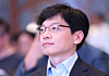 법원 '스마일게이트 권혁빈 이혼'…재산분할 2조5천억원 (서울=연합뉴스) 국내 게임사 스마일게이트 창업자인 권혁빈 최고비전제시책임자(CVO) 겸 희망스튜디오 이사장의 이혼이 성립한다는 판결이 나왔다. 재판부는 권 이사장이 배우자에게 스마일게이트 주식 35%를 포함해 총 2조5천500억원 상당 재산을 분할할 것을 명했다. 이는 국내 이혼·재산분할 소송 재산분할금 역대 최고액을 경신하는 수준이다. 서울가정법원 가사합의3부는 9일 배우자 이씨가 권 이사장을 상대로 낸 이혼 청구를 인용하며 '피고(권 이사장)가 원고(이씨)에게 재산분할로 스마일게이트 주식 35% 현물과 현금 650억원을 지급하라'고 판결했다. 2026.9.9 photo@yna.co.kr/2026-09-09 15:21:00/