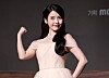 포즈 취하는 아이유 (서울=연합뉴스) 이재희 기자 = 배우 아이유가 6일 서울 강남구 조선팰리스호텔에서 열린 MBC 드라마 '21세기 대군부인' 제작발표회에서 포즈를 취하고 있다. 2026.4.6 scape@yna.co.kr/2026-04-06 15:23:51/