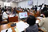 (서울=뉴스1) 신웅수 기자 = 한지아 국민의힘 의원이 11일 서울 여의도 국회에서 열린 보건복지위원회 전체회의에서 제넨셀 관련 질의를 하고 있다. 2026.9.11/뉴스1