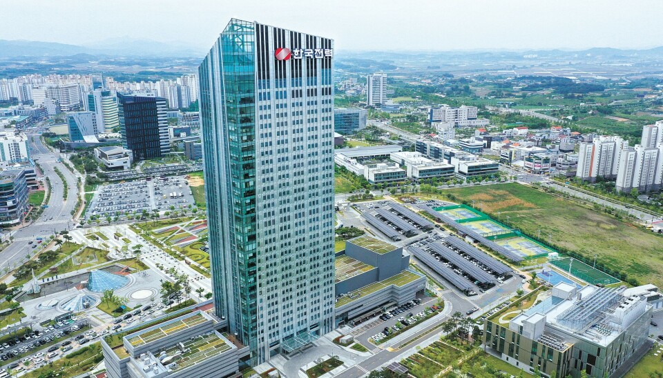 Samsung, SK hynix warn against an AI chip boom illusion
