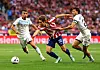 Soccer Football - LaLiga - Atletico Madrid v Osasuna - Riyadh Air Metropolitano, Madrid, Spain - September 16, 2026 Atletico Madrid's Lee Kang-in in action with Osasuna's Abel Bretones and Osasuna's Unai Santos REUTERS/Susana Vera/2026-09-17 05:08:46/
