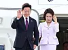 President Lee Jae Myung and first lady Kim Hea Kyung arrive at Kennedy International Airport in New York on Sept. 22.