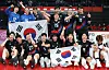 4년전 설욕 성공 (이나자와[일본]=연합뉴스) 서대연 기자 = 27일 일본 아이치현 이나자와 엔트리오에서 열린 2026 아이치·나고야 아시안게임 여자 핸드볼 풀리그 최종전 대한민국과 일본의 경기. 일본을 이기고 금메달을 확정지은 대한민국 선수들이 기념촬영을 하고 있다. 2026.9.27 dwise@yna.co.kr/2026-09-27 19:47:14/