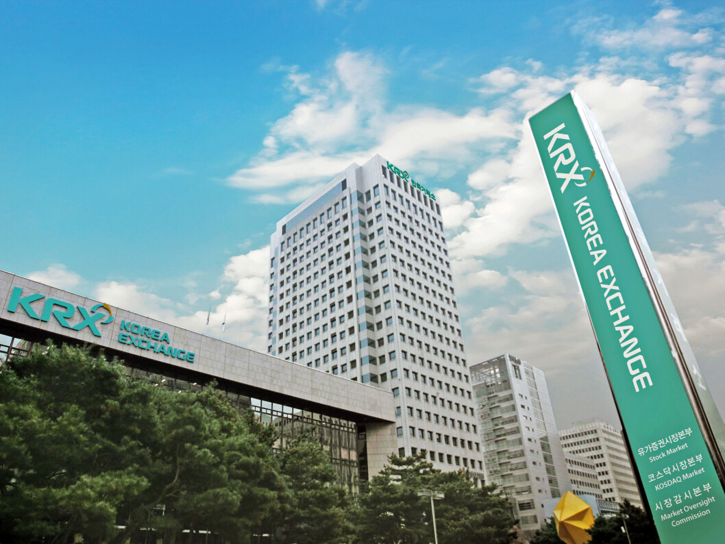 Photograph accompanying Korea Exchange halts market-cap delistings for eight small caps after a court injunction