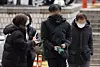 (서울=뉴스1) 이재명 기자 = 핵심 반도체 기술을 중국 업체에 넘긴 혐의를 받는 삼성전자 전직 부장 김모 씨와 관계사 전 직원 방모 씨가 15일 오후 서울 서초구 서울중앙지방법원에서 열린 구속 전 피의자 심문(영장실질심사)에 출석하고 있다. 2023.12.15/뉴스1