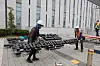 철거된 전주지방검찰청 간판 (전주=연합뉴스) 김문경 기자 = 공소청 출범을 앞둔 1일 전북 전주시 덕진구 전주지방검찰청에서 작업자들이 검찰 간판 철거 작업을 진행하고 있다. 2026.10.1 door@yna.co.kr/2026-10-01 10:18:03/
