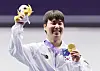 금메달 목에 건 한국 이건혁 (도요타[일본]=연합뉴스) 임화영 기자 = 1일 일본 아이치현 종합사격장에서 열린 2026 아이치·나고야 아시안게임 사격 남자 25ｍ 속사권총 개인전에서 슛오프 끝에 금메달을 차지한 한국 이건혁이 메달을 들어보이고 있다. 2026.10.1 hwayoung7@yna.co.kr/2026-10-01 16:47:49/