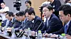Financial Services Commission Chairman Lee Eog-weon, second from right, speaks during an emergency review meeting about recent data breach on Oct. 4.
