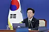 President Lee Jae Myung speaks during a meeting with senior secretaries at the Blue House in central Seoul on Oct. 1.