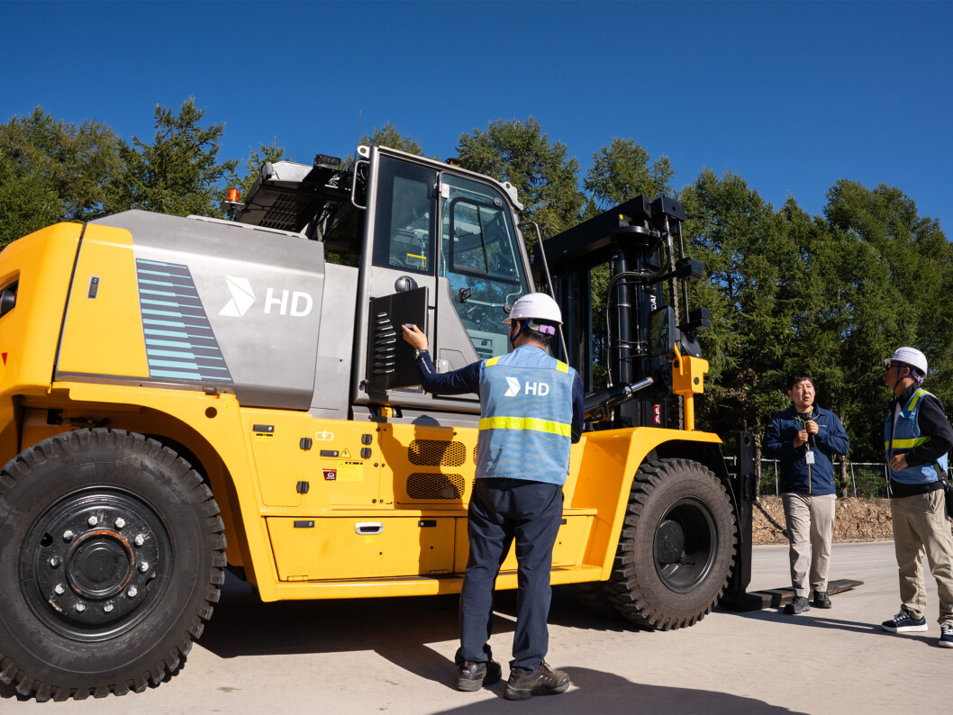 Photograph accompanying HD Hyundai XiteSolution pitches a two-to-three-year payback for heavy electric forklifts