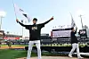 KT Wiz Pitcher Ko Young-pyo celebrate his club's regular-season title at Suwon KT Wiz Park in Gyeonggi on Oct. 5.