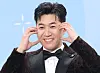 (서울=뉴스1) 권현진 기자 = '1박2일' 김종민이 20일 서울 영등포구 KBS홀에서 열린 ‘2025 KBS 연예대상’에 참석해 아들 신시아와 함께 포즈를 취하고 있다. 2025.12.20/뉴스1