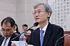 질문에 답변하는 조희대 대법원장 (서울=연합뉴스) 신현우 기자 = 조희대 대법원장이 6일 국회 법제사법위원회에서 열린 대법원 등에 대한 국정감사에서 법사위원 질문에 답하고 있다. 2026.10.6 nowwego@yna.co.kr/2026-10-06 14:25:52/