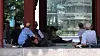 '폭염 계속' 탑골공원 팔각정에 모인 노인들 (서울=연합뉴스) 류영석 기자 = 폭염이 계속되는 3일 서울 종로구 탑골공원 팔각정에서 노인들이 휴식을 취하고 있다. 2026.8.3 ondol@yna.co.kr/2026-08-03 14:16:48/