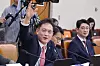 (서울=뉴스1) 신웅수 기자 = 김태규 국민의힘 의원이 8일 서울 여의도 국회에서 열린 법제사법위원회의 법무부 등에 대한 국정감사에서 의사진행 발언을 신청하고 있다. 2026.10.8/뉴스1