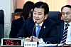 7일 오전 서울 남북회담본부에서 통일부, 북한이탈주민지원재단, 남북교류협력지원협회, 민주평화통일자문회의사무처에 대한 국정감사가 열리고 있다. 정동영 통일부 장관이 의원 질의에 답변하고 있다. 장진영 기자 / 20261007