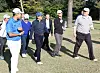 2017년 11월 5일 일본을 방문한 도널드 트럼프 미국 대통령(오른쪽)이 사이타마(埼玉) 현 가스미가세키(霞が關)CC에서 아베 신조(安倍晋三) 당시 일본 총리와 웃으며 걷고 있다. 두 정상의 골프 회동에는 당시 세계랭킹 4위의 일본인 골퍼 마쓰야마 히데키(松山英樹) 선수가 함께했다. 일본 내각공보실 제공=연합뉴스