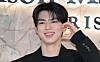 Figure skater Cha Jun-hwan poses for photograph at a fashion brand's event held in central Seoul on Sept. 11.