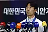 Eom Ji-sung speaks to reporters after arriving at Incheon International Airport on Oct. 4.