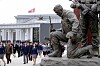 (평양 노동신문=뉴스1) = 북한 노동당 기관지 노동신문은 29일 해외군사작전 전투위훈기념관을 찾은 참관자들이 러시아 파병군으로 나섰던 참전 열사들을 기리며 헌화하고 있다고 밝혔다. [국내에서만 사용가능. 재배포 금지. DB 금지. For Use Only in the Republic of Korea. Redistribution Prohibited] rodongphoto@news1.kr