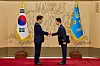 (서울=뉴스1) 이재명 기자 = 이재명 대통령이 19일 청와대에서 김지용 중대범죄수사청장에게 임명장을 수여하고 있다. (청와대 제공. 재판매 및 DB 금지) 2026.10.19/뉴스1