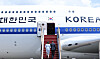 (성남=뉴스1) 허경 기자 = 미국·남미 순방 일정에 나선 이재명 대통령과 김혜경 여사가 24일 성남 서울공항에서 공군1호기에 오르고 있다.