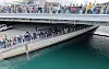 (부산=뉴스1) 윤일지 기자 = 21일 부산 동구 북항 친수공원 인공수로에서 한 달 넘게 머무르고 있는 상어 '부캉이'를 바다로 돌려보내기 위한 3차 외해 유도 작업이 진행되고 있다. 2026.10.21/뉴스1