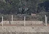 김포에서 보이는 북한군 자주포 (김포=연합뉴스) 류영석 기자 = 27일 경기도 김포시 애기봉 전망대에서 바라본 북한 황해도 개풍군 접경지역에서 북한군이 자주포를 점검하고 있다. 2026.10.27 ondol@yna.co.kr/2026-10-27 12:38:23/